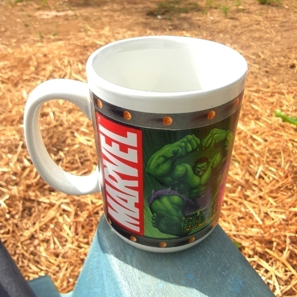 Marvel Coffee Mug. Spiderman,  and The Incredible Hulk.